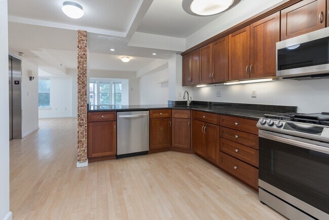 Foto del edificio - 910 Beacon St