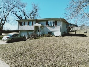 Building Photo - 10636 Nicholas St