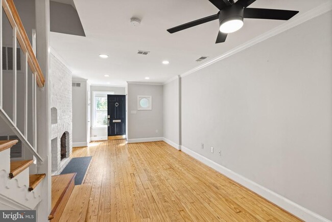 Building Photo - 911 Oronoco St