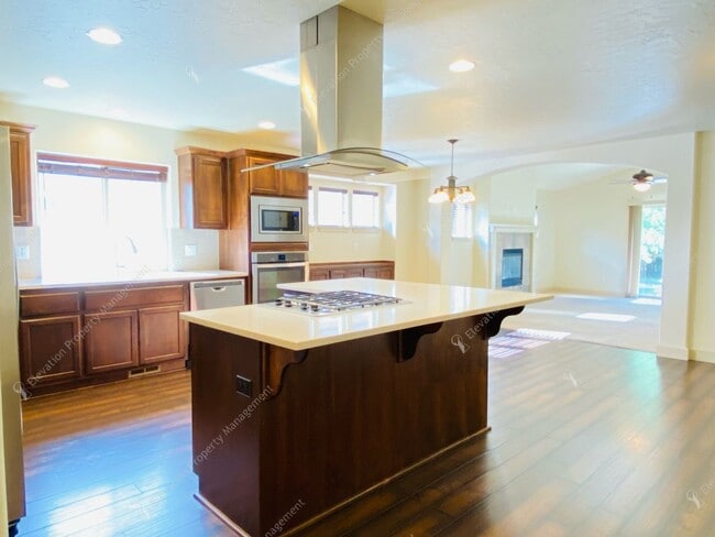 Building Photo - Single-Story 4BR - 2BA Home Near Pilot But...