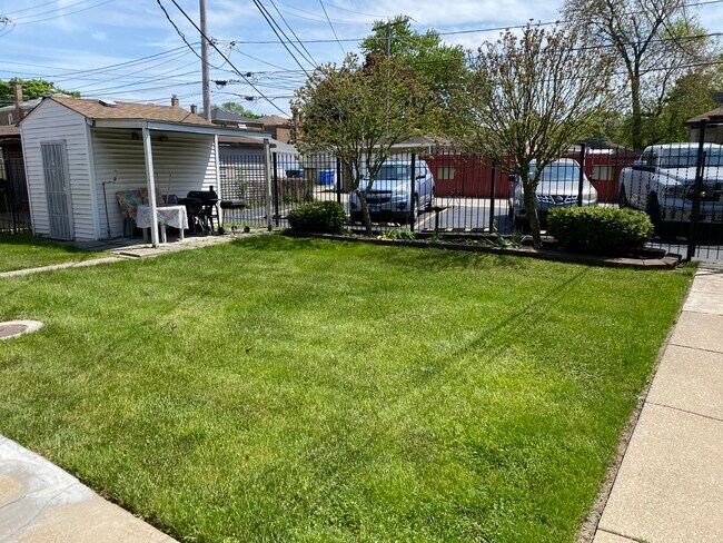 Foto del edificio - 507 E 107th St