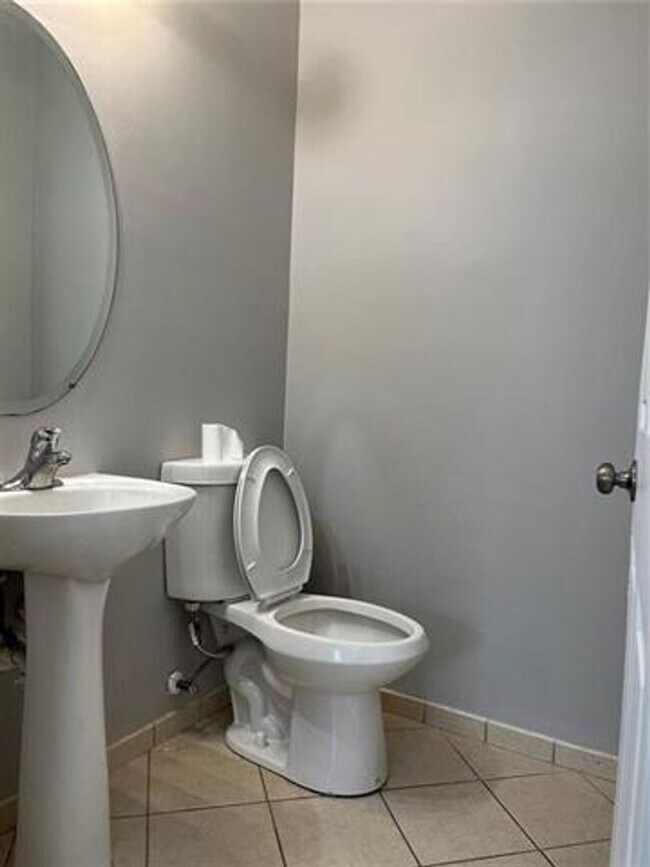 Foto del edificio - 349 NE 36th Terrace