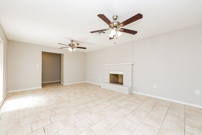 Foto del edificio - 26915 Magnolia Blvd