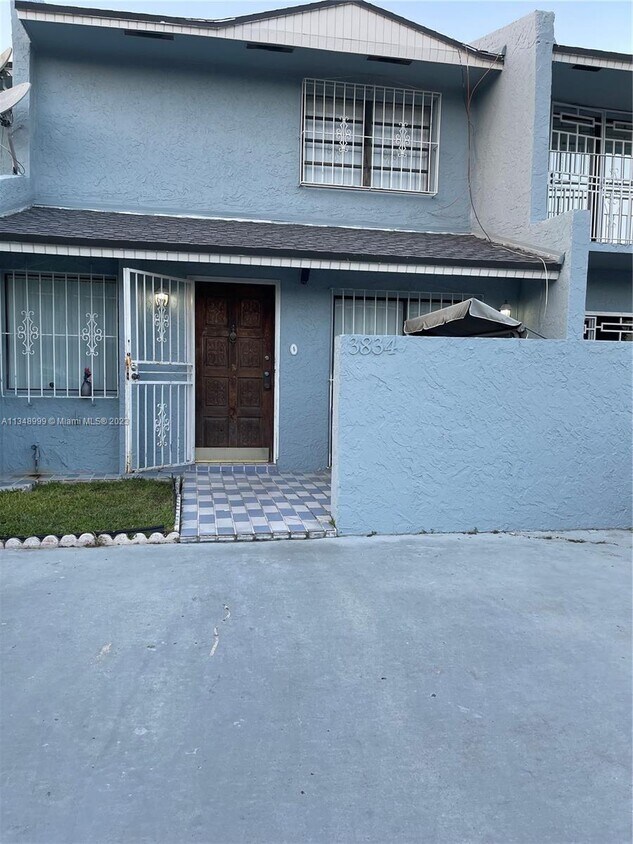 Foto principal - 3834 SW 107th Ave
