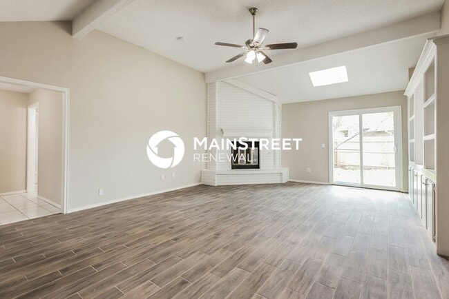 Photo - 3 Bedroom Pet-Friendly Home in OKLAHOMA CITY, OK with Main Street Renewal