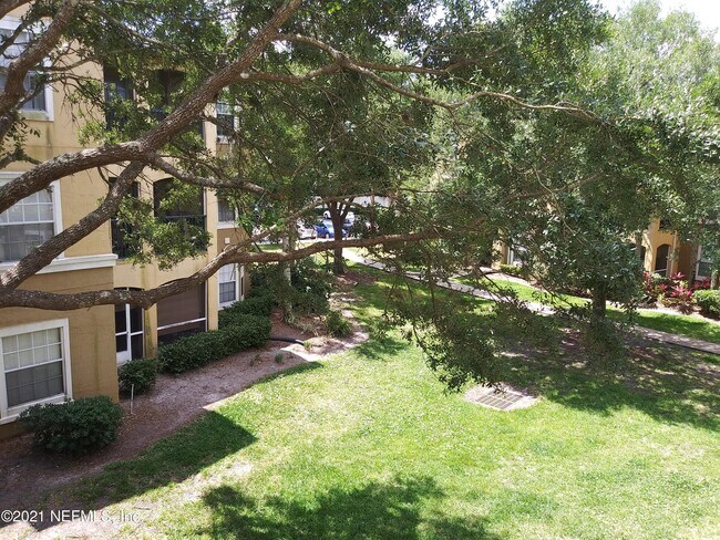Foto del edificio - 3591 Kernan Blvd S