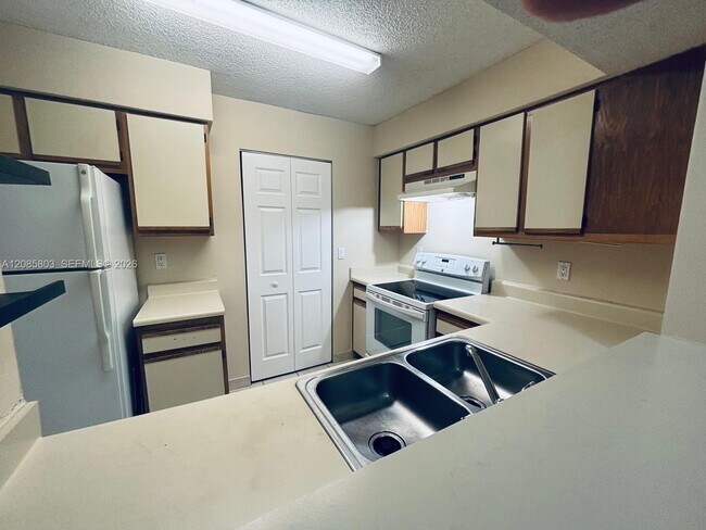 Foto del edificio - 1245 SW 46th Ave