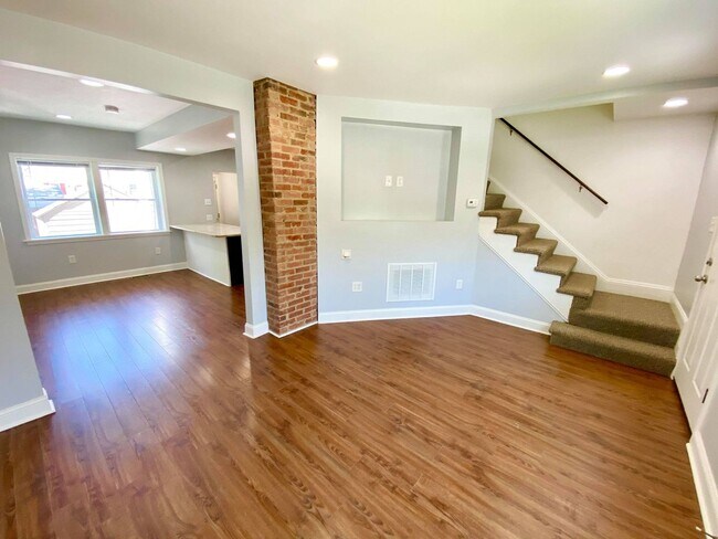 Building Photo - Charming 2bed/2ba Dundalk Townhome!