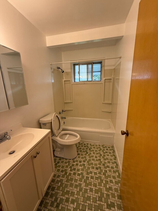 Foto del edificio - Maple Heights 3 Bed Rach includes water/sewer