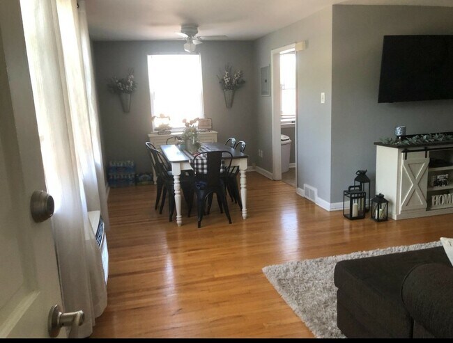 Looking into apt - 4 Midland Rd
