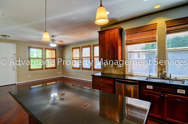 Building Photo - 444 Constantine Ct