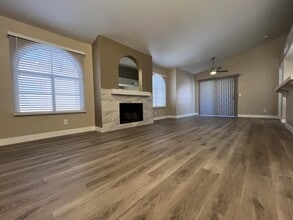 Building Photo - 7570 W Flamingo Rd