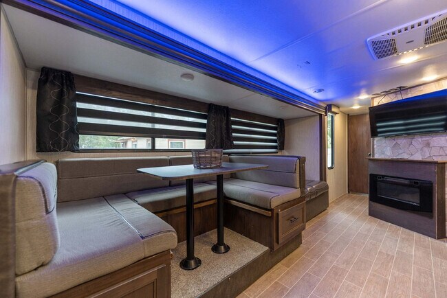 Foto del edificio - 1905 W St Louis St