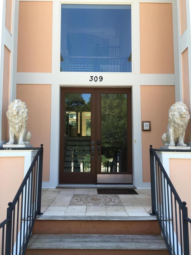 Building Photo - 309 Waterway Dr