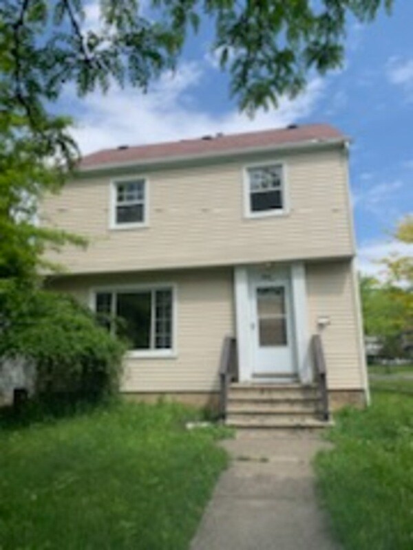 Building Photo - 973 Whitby Rd