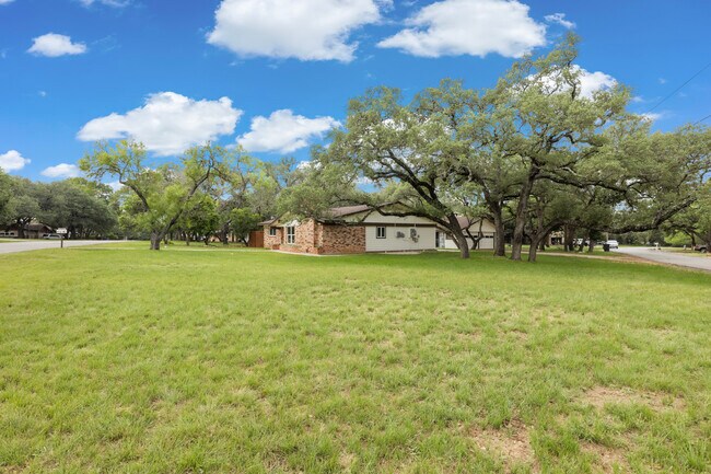 Building Photo - 17215 Sugar Crest Dr