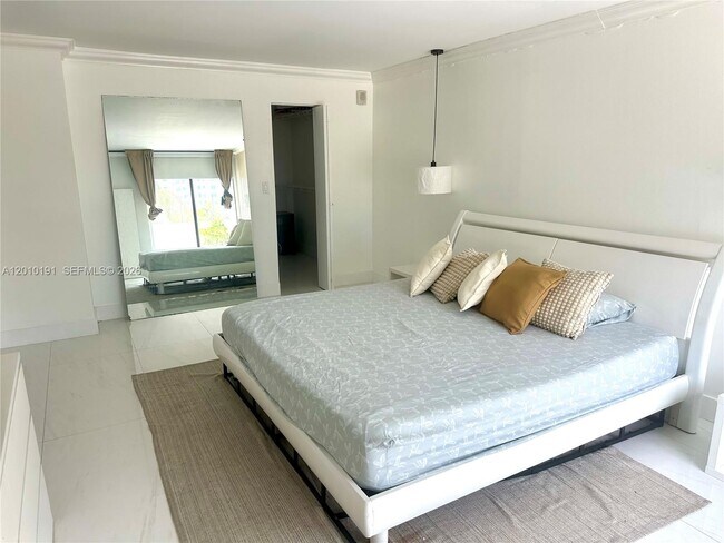 Foto del edificio - 1800 Collins Ave