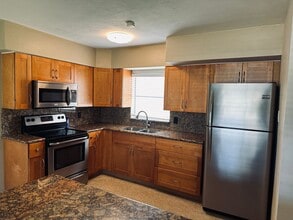 Building Photo - 1010 S Miramar Ave