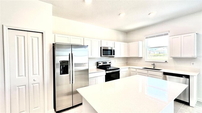 Building Photo - 326 Bogey Dr