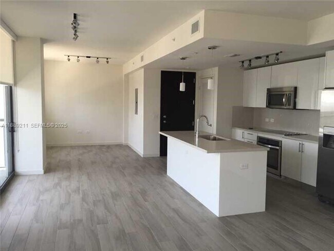 Foto del edificio - 999 SW 1st Ave