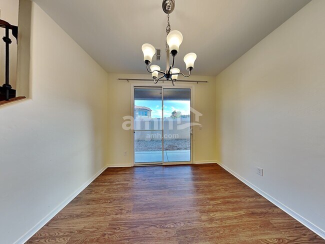 Foto del edificio - 739 W Paseo Celestial