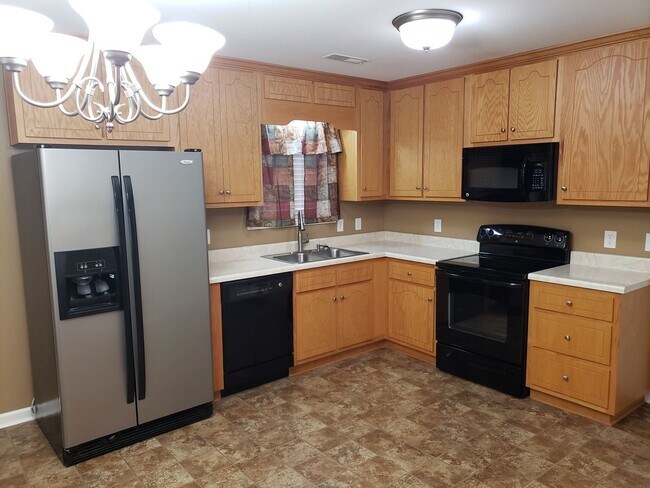 Building Photo - 3 br, 2 bath House - 109 Mikaelas Way