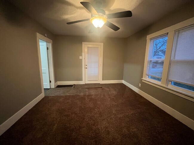 Building Photo - 2506 Clara Ave