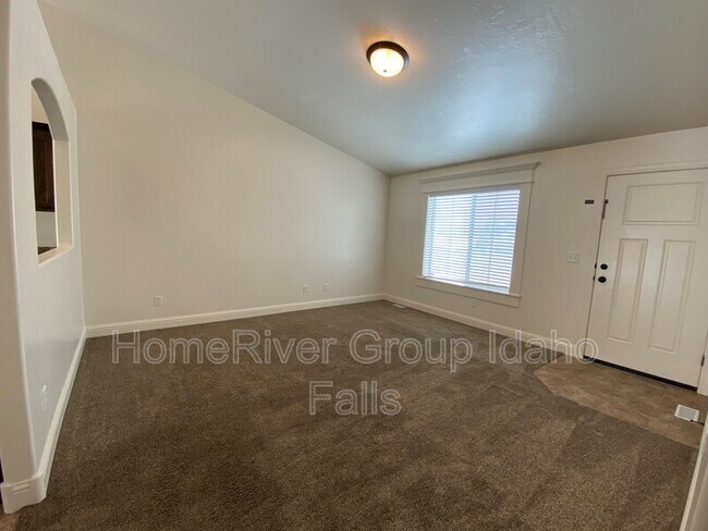 Building Photo - 3566 Red Cliff Blvd