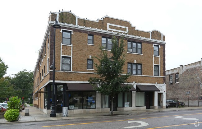 Building Photo - 6301 Roosevelt Rd
