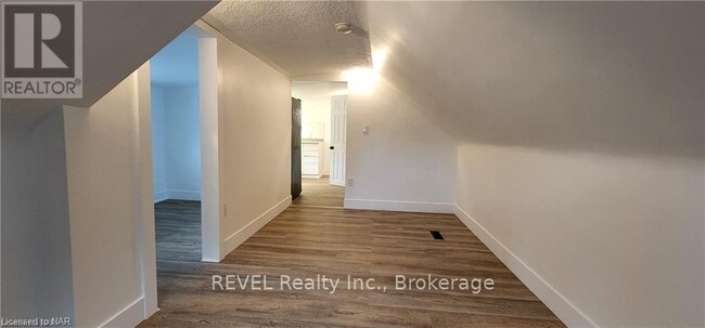 Building Photo - 5 Linwood St