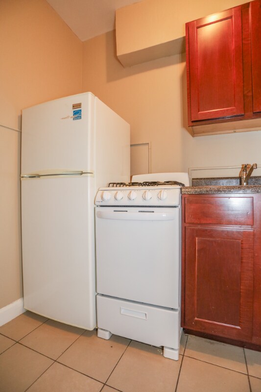 Photo - 1061 W Rosemont Ave Apartment