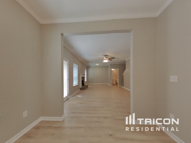 Foto del edificio - 377 Fieldcrest Dr