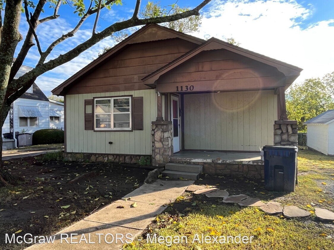 2 br, 1 bath House 1130 S Highschool House Rental in Ada, OK