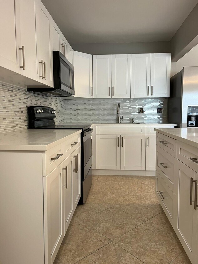 Foto principal - 3777 Gull Rd