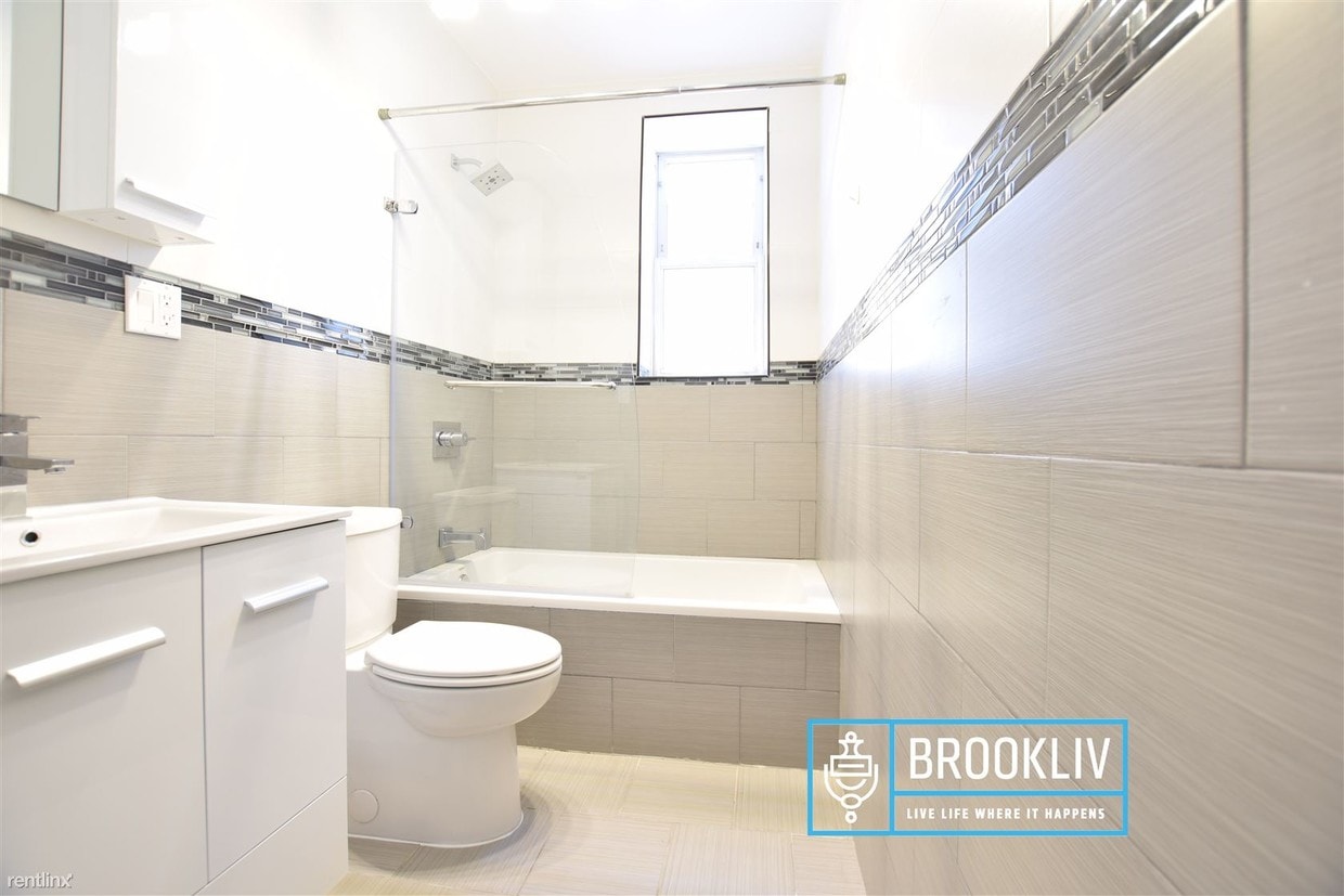 Building Photo - 1102 Eastern Pky