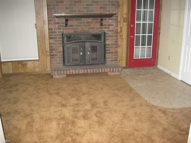 Foto del edificio - 3 br, 3.5 bath Townhome - 7628 Mandan Road