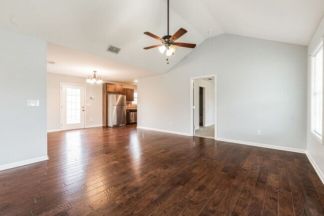 Foto del edificio - Like New 3 bed/2 bath Home!