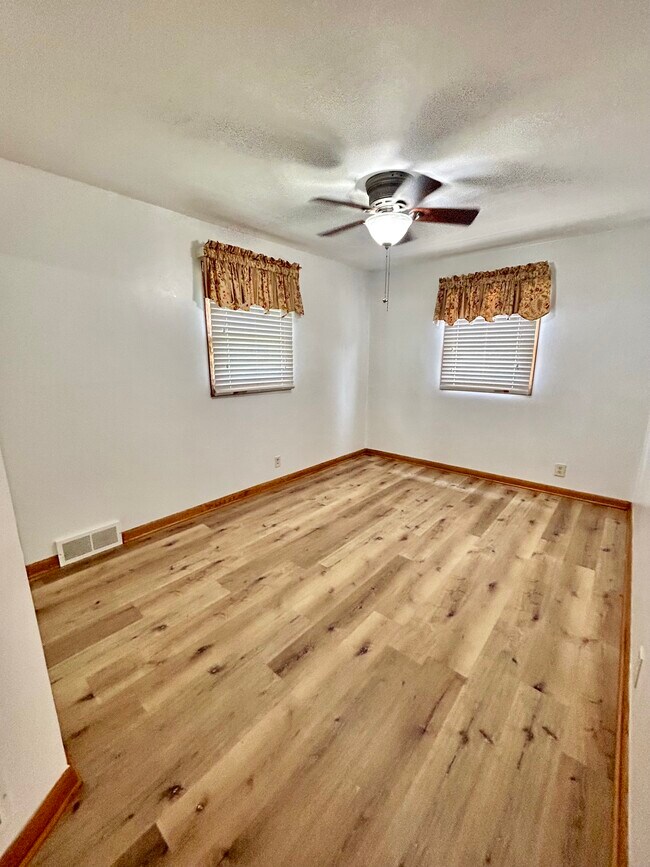 Foto del edificio - 617 S 6th Ave