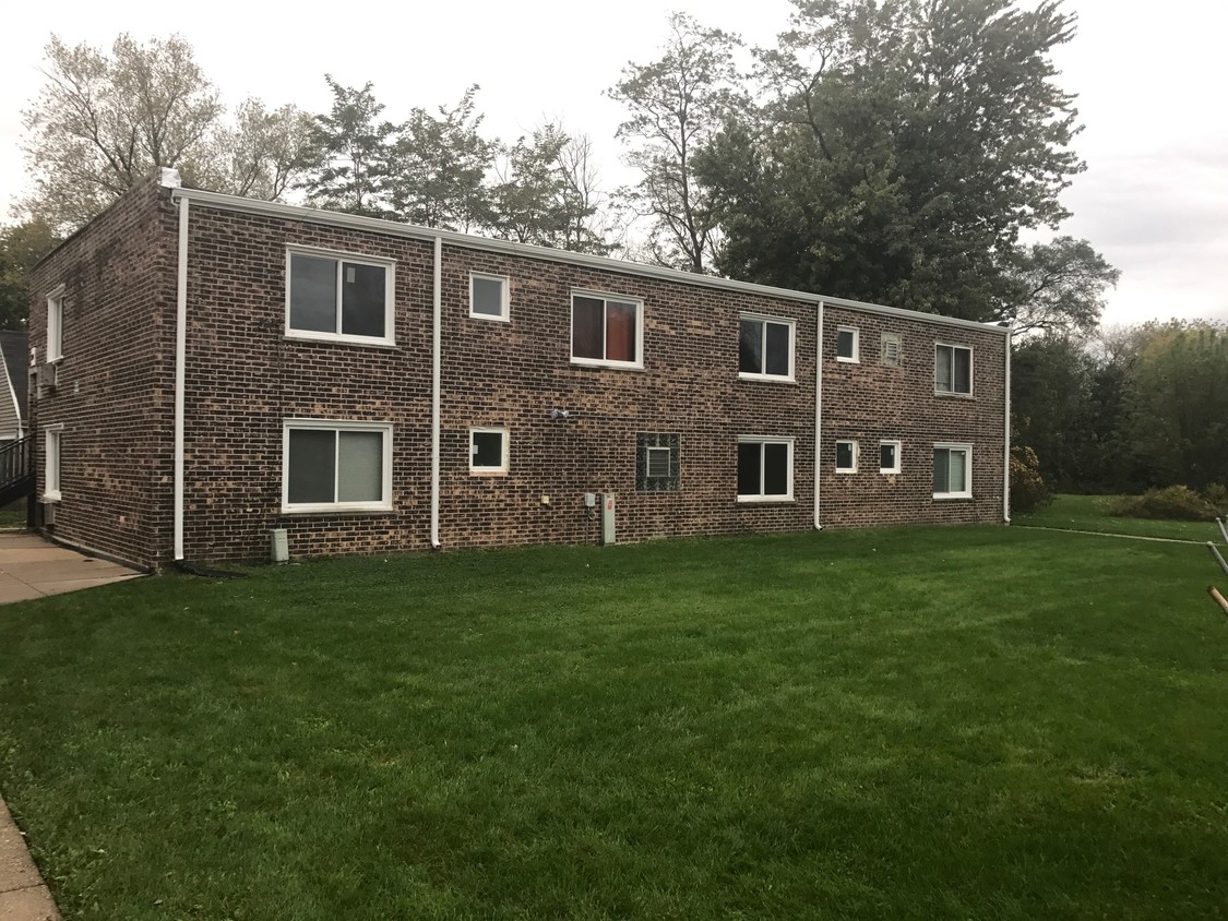 Foto principal - 240 N Westmore Ave