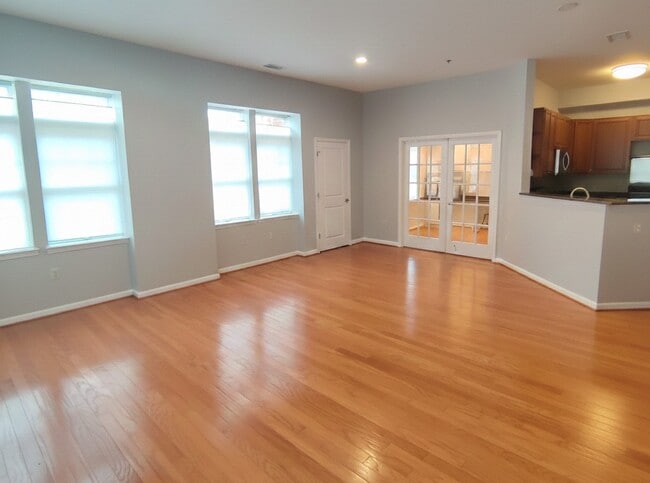 Building Photo - 309 Holland Ln