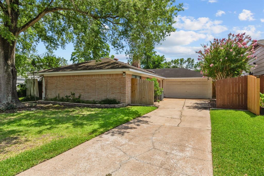 Foto principal - 15718 Sea Lark Rd