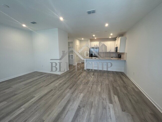 Foto del edificio - 11605 Straits Wy