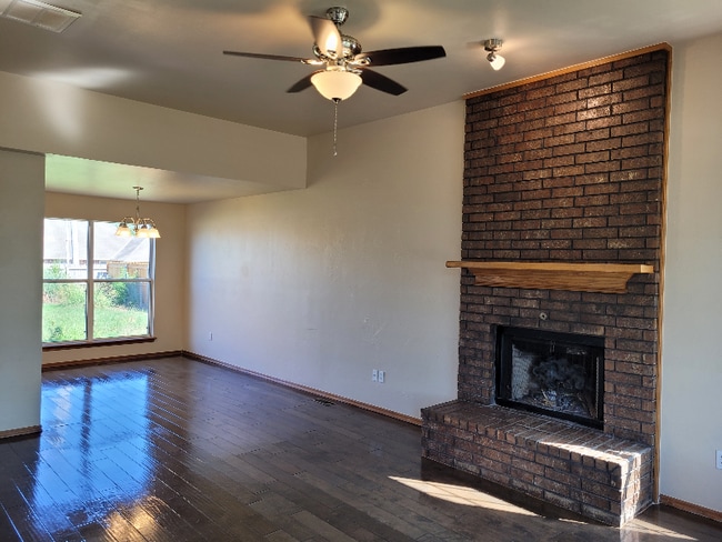 Photo - 4908 Republic Dr House