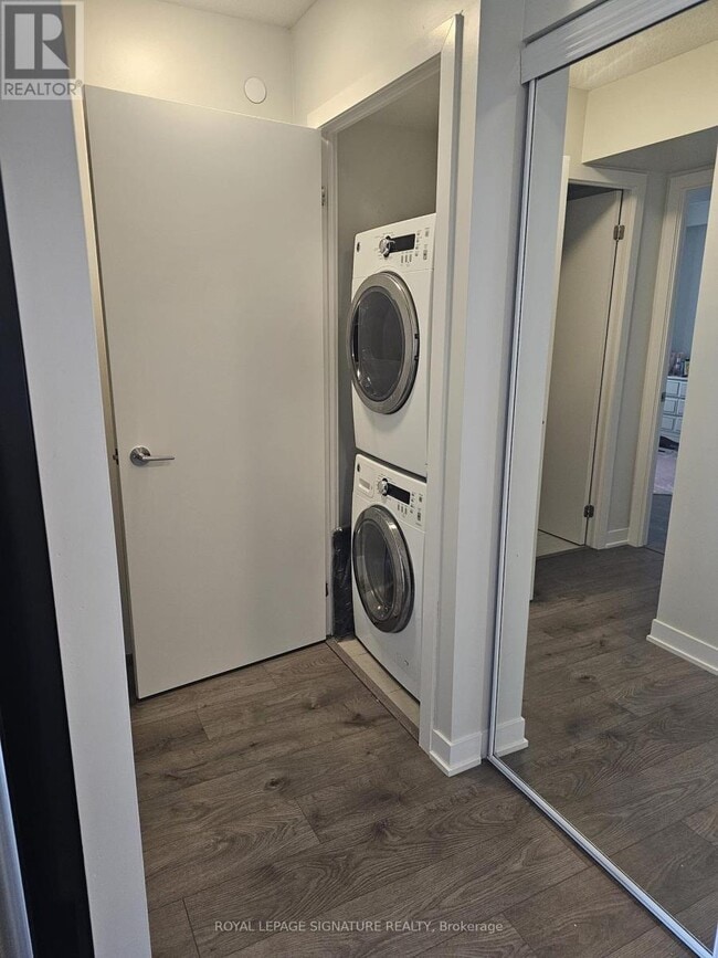 Photo du bâtiment - 123 Parkway Forest Dr