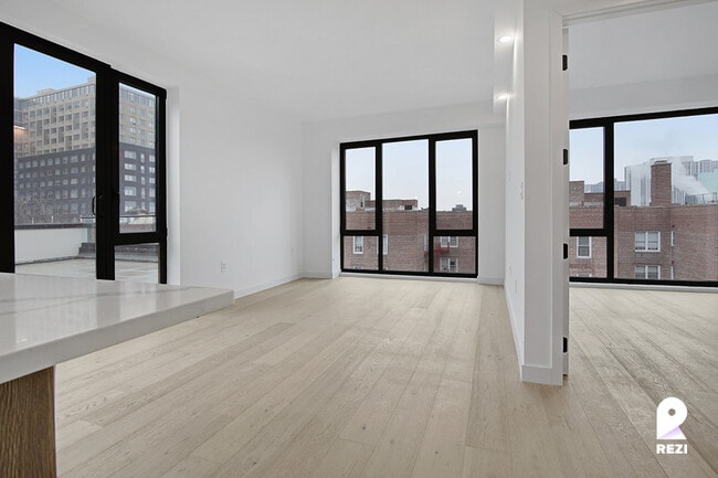 Building Photo - 148-37 88th Ave