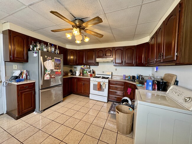 Building Photo - 116 Webster St