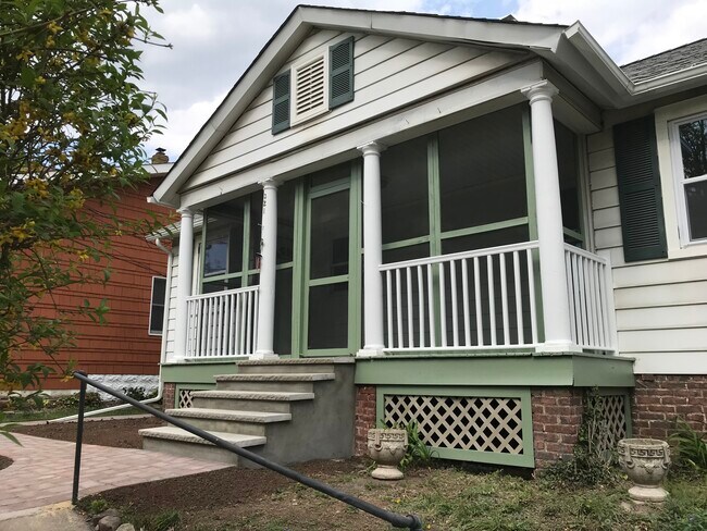 Front - 321 Cedar Ave