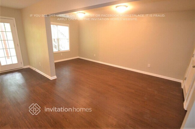 Building Photo - 5721 Flowers Ridge SW