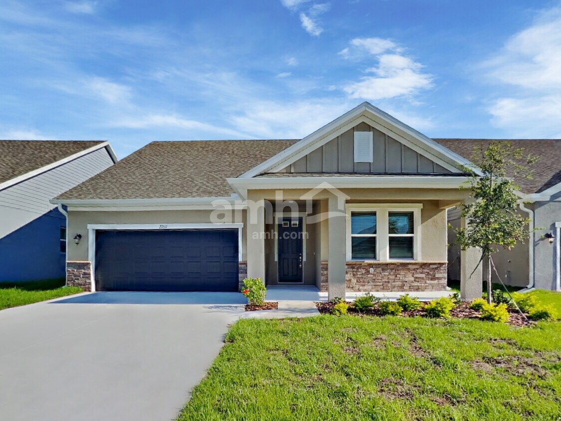 Foto principal - 27611 St Andrews Ave