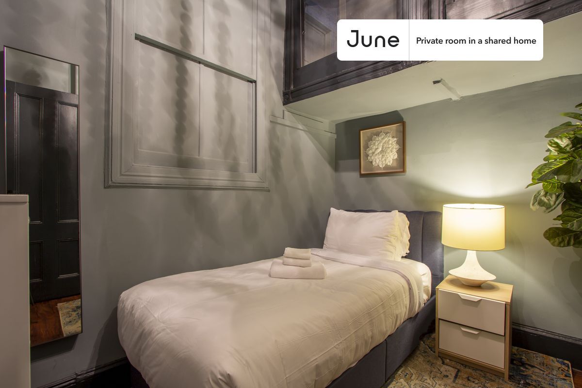 Primary Photo - Private bedroom in 4 bed/1 bath Home